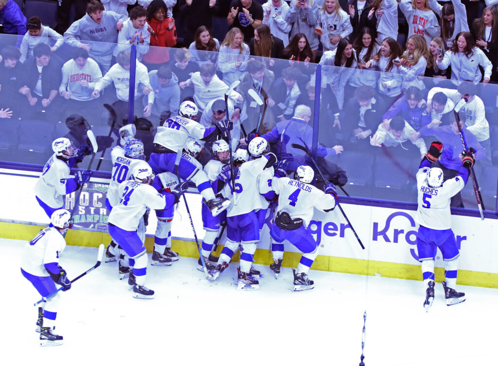 Olentangy Liberty hockey team celebrates win