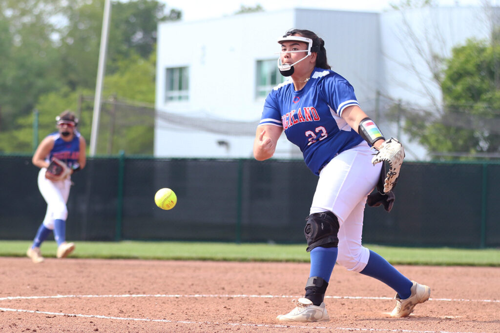 Highland's Stevie Asher pitches