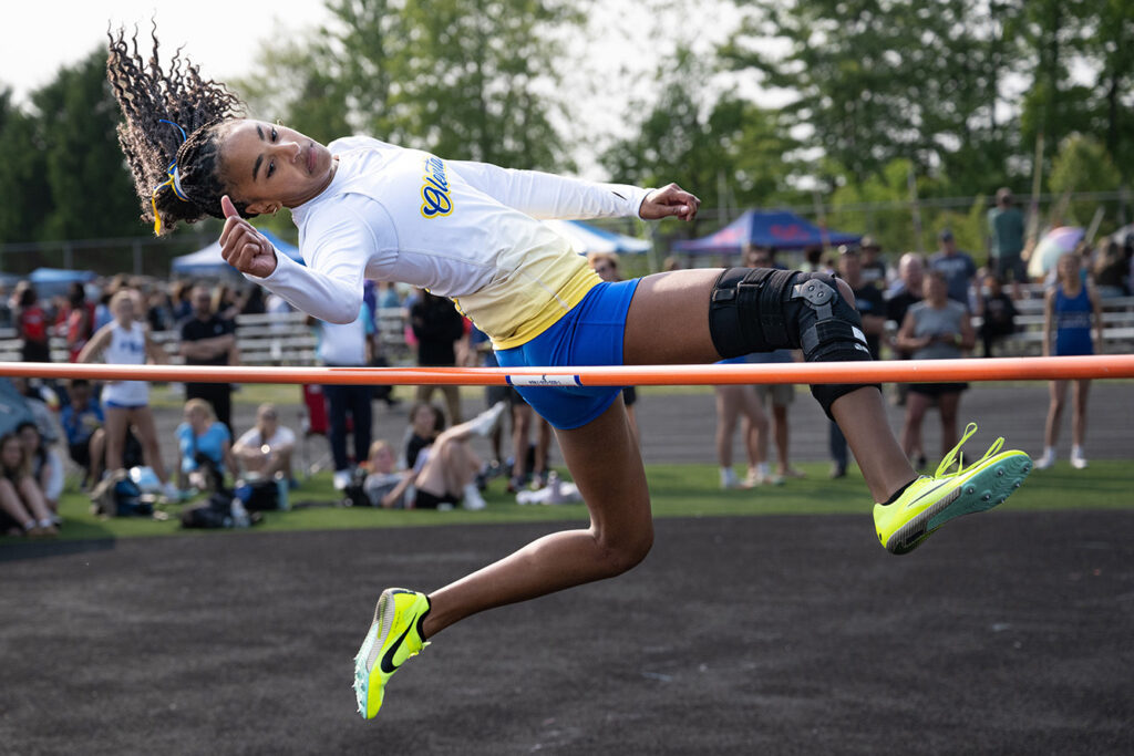 Olentangy's Chayla Rankin high jumps