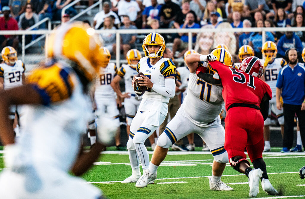 Olentangy's Ethan Grunkemeyer throws football 09.20.23