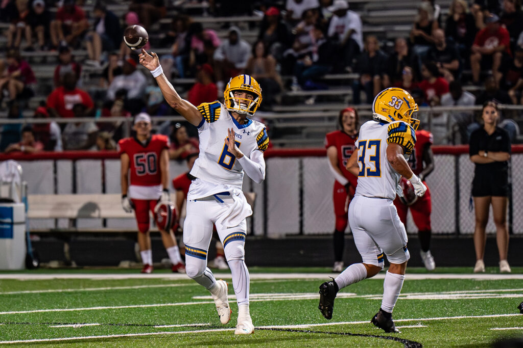 Olentangy quarterback Ethan Grunkemeyer throws