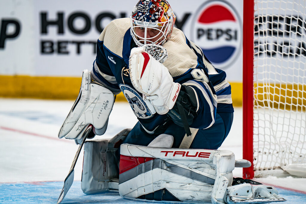 CBJ's Elvis Merzlikins makes glove save