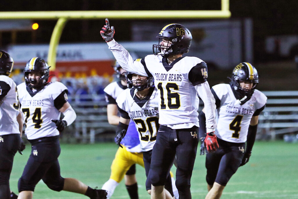 Upper Arlington's Noah Gehlert recovers fumble