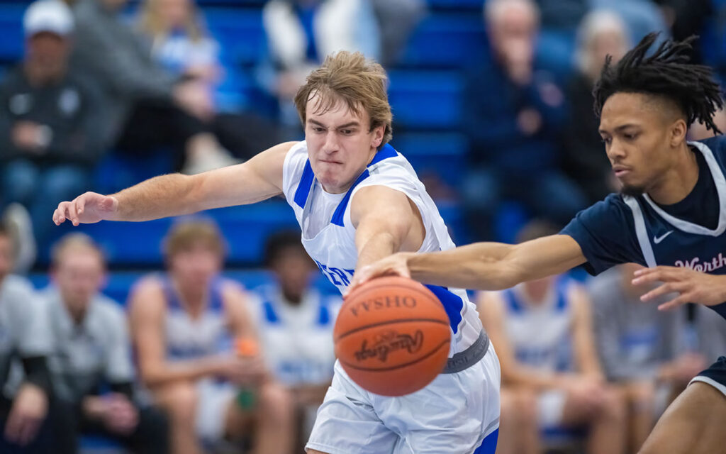 Olentangy Liberty’s Evan Nelson battles for ball