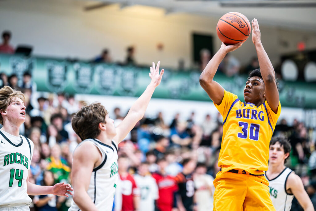 Reynoldsburg's Damon Griffin shoots basketball