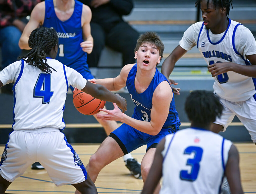 Hilliard Bradley’s Ben Mirgon weaves through traffic