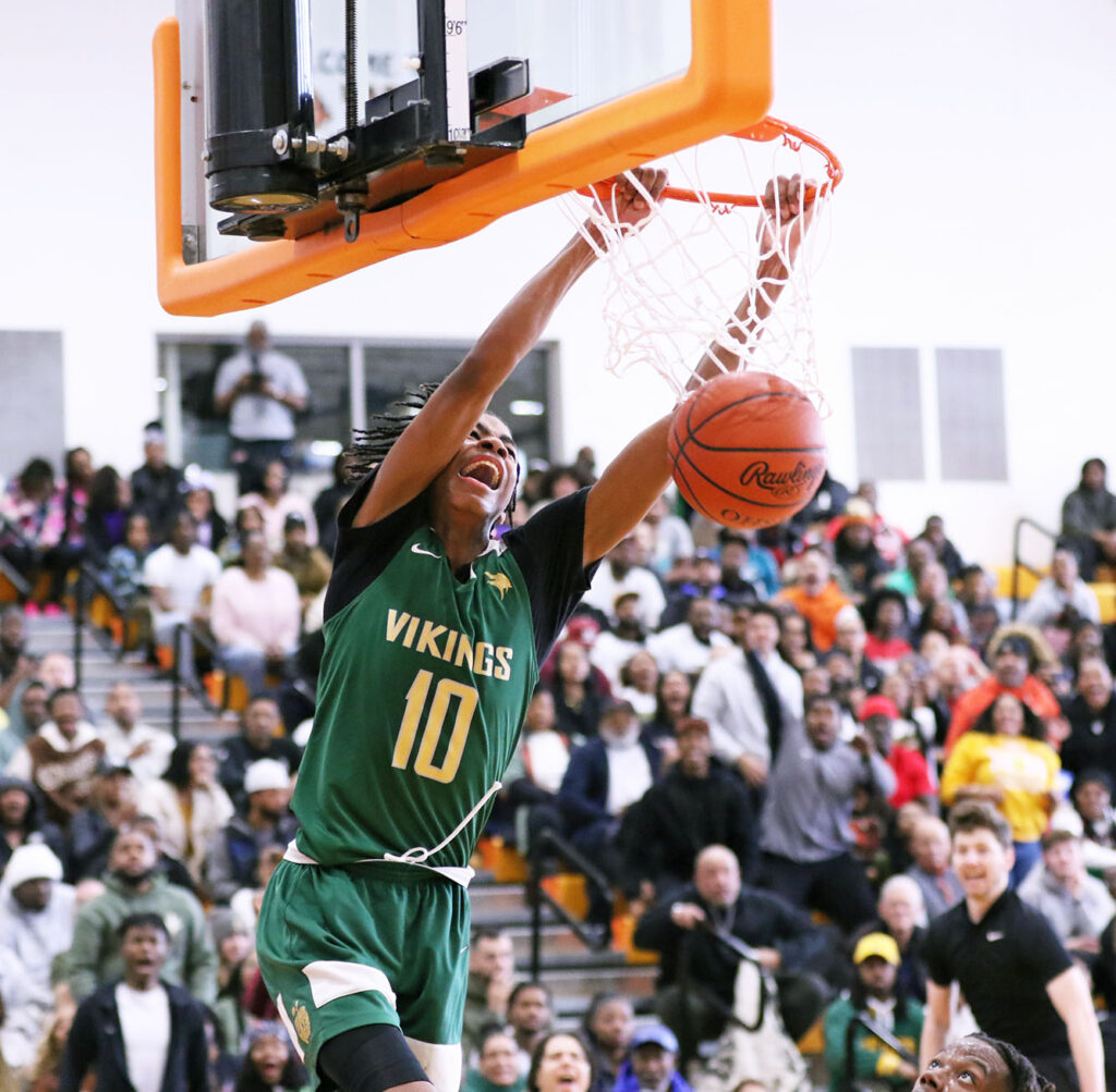 Northland's Jaden Shoultz dunks