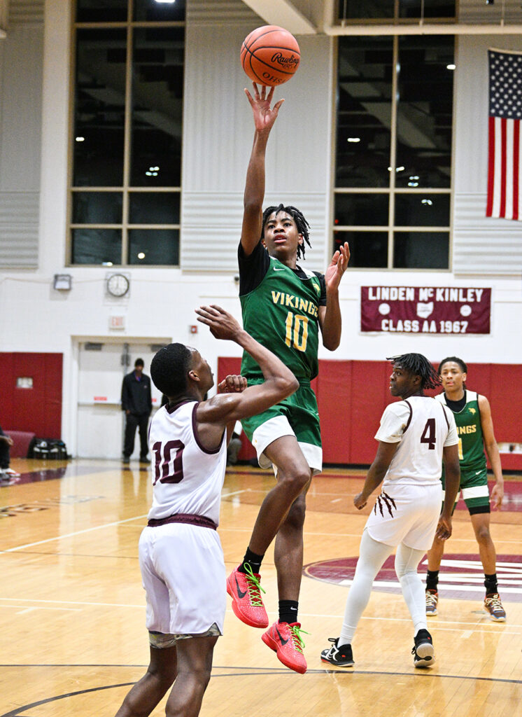 Northland's Jaden Shoultz shoots