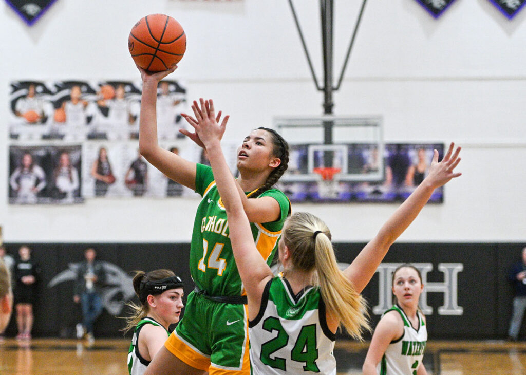 Newark Catholic's Fini Kaiser shoots