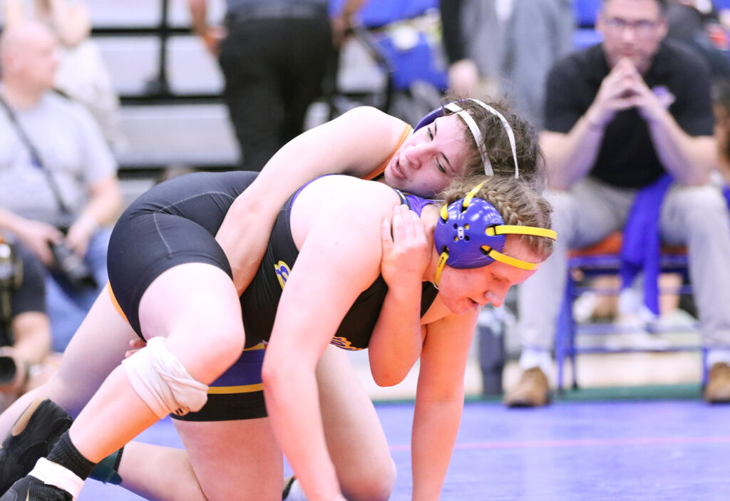 Olentangy Orange's Lydia Heinrich wrestles