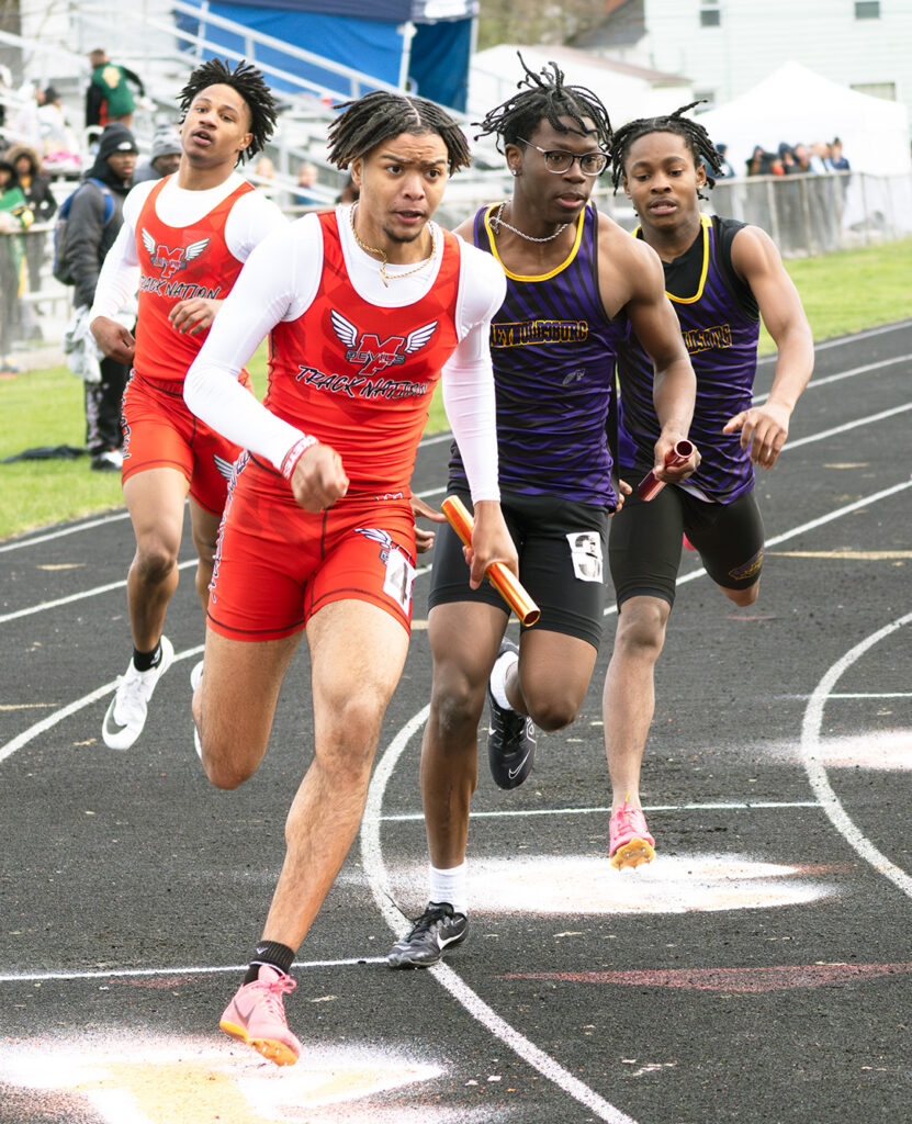 Marion Franklin's Dawayne Galloway runs 4x200 anchor