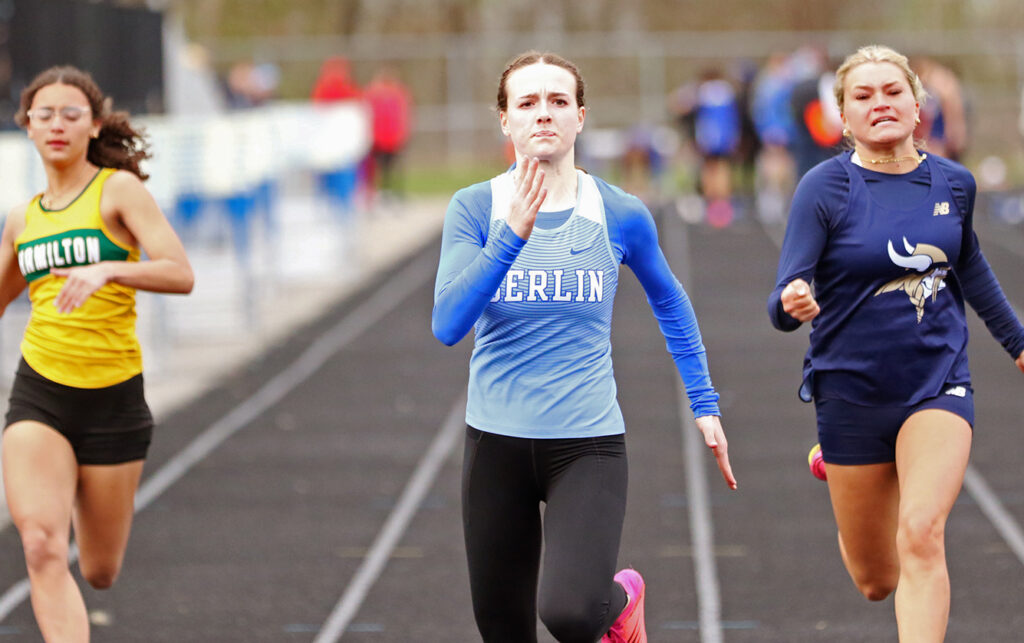 Olentangy Berlin's Madeline Franz runs track