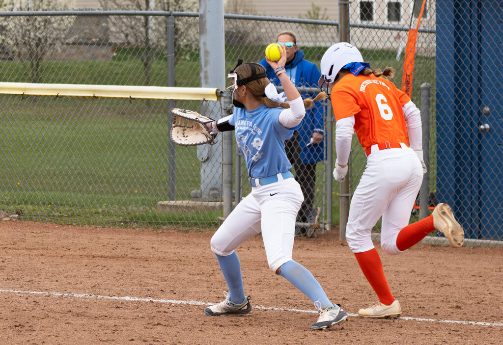 Olentangy Berlin's Ava Kresak makes throw