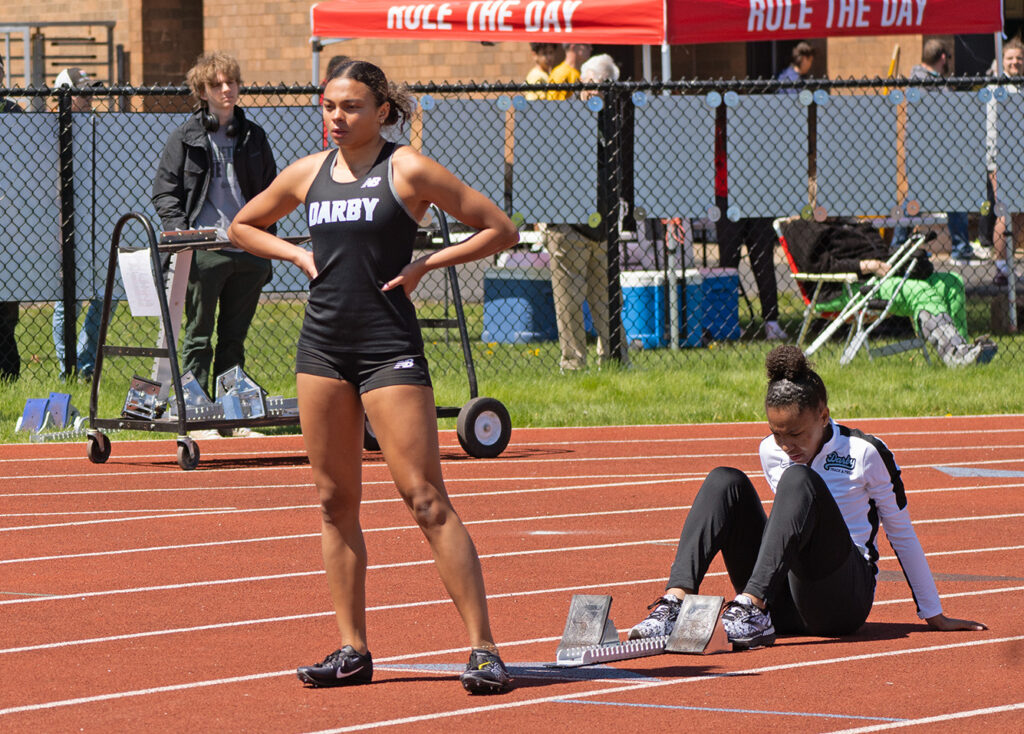 Hilliard Darby's Ady Armstrong at 400m start