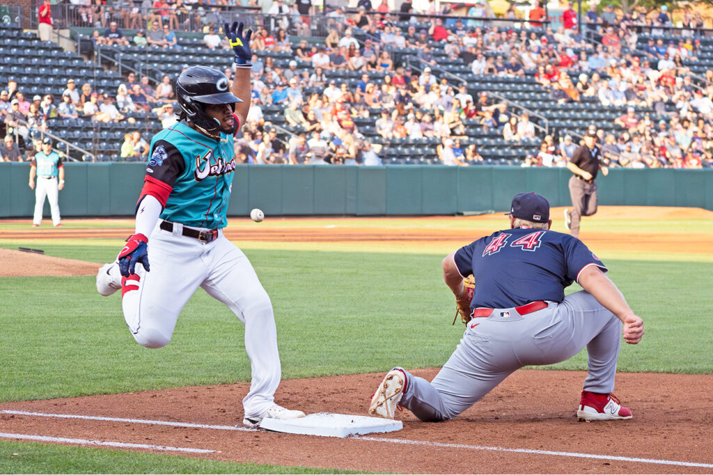 Clippers' José Tena bunt single