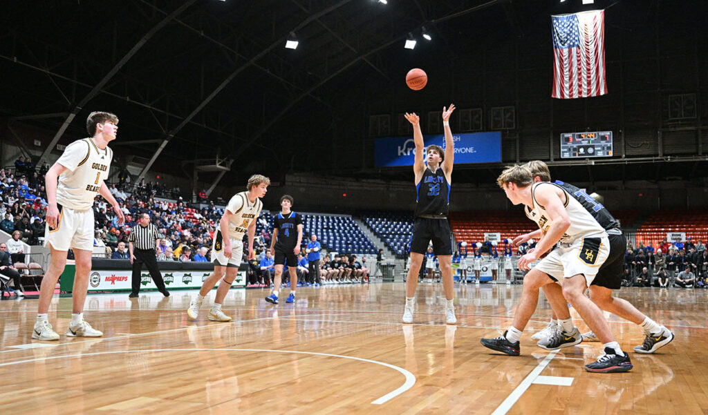 Olentangy Liberty's Tyler Kropp shoots free throw