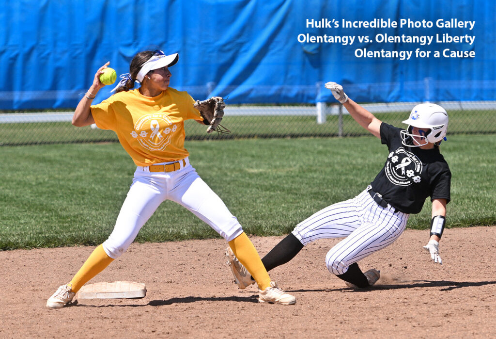 Olentangy Camila Taylor makes play