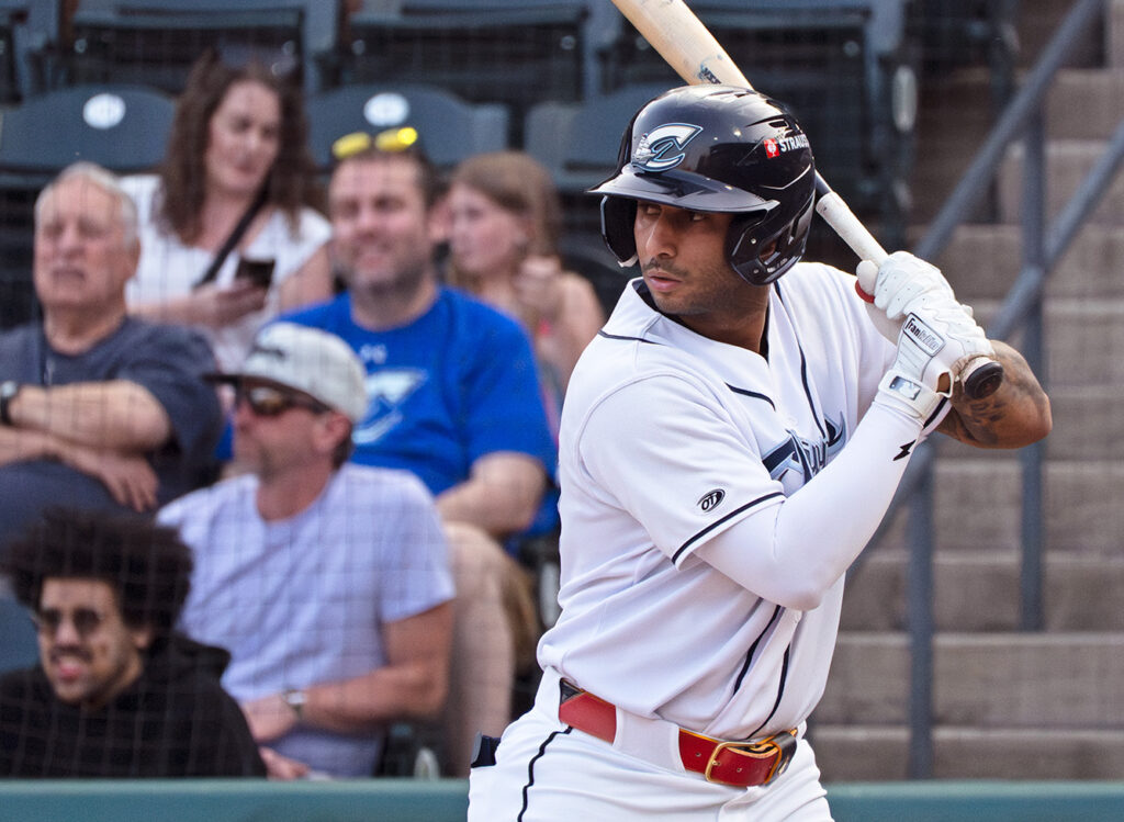 Clippers Brayan Rocchio batting