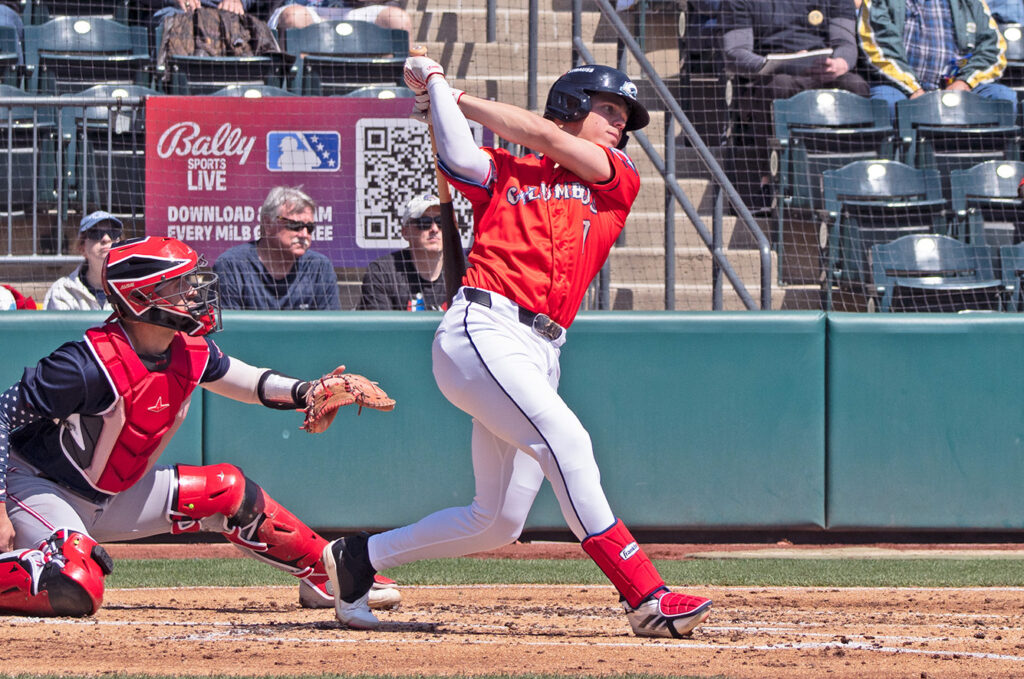 Clippers Milan Tolentino swings bat