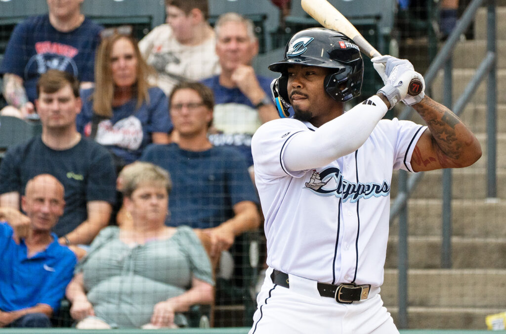 Clippers Kahlil Watson at bat