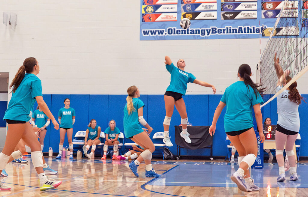 Olentangy Berlin's Jill Rode hits at net