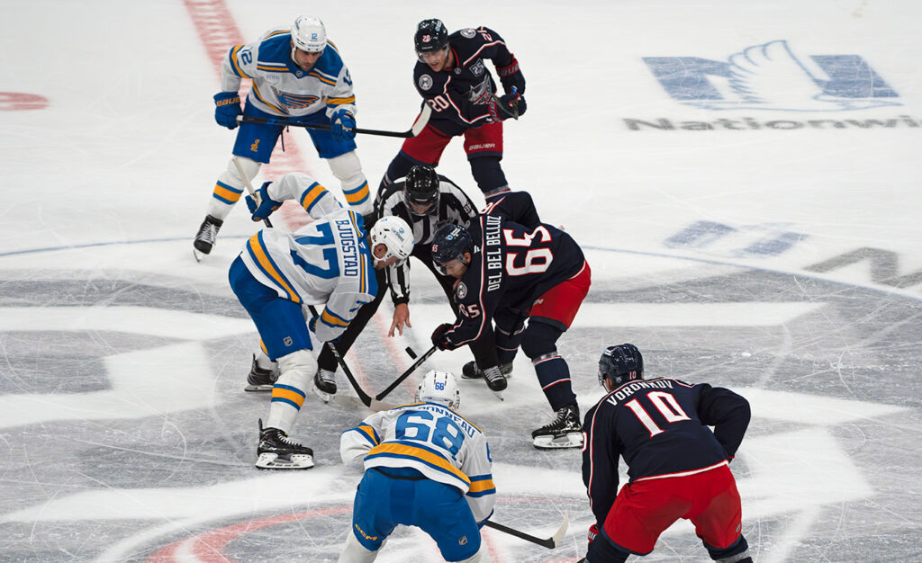 CBJ Luca Del Bel Belluz faceoff