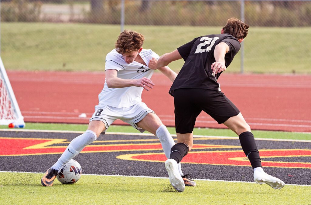 Westerville Central's Hudson Rose defends