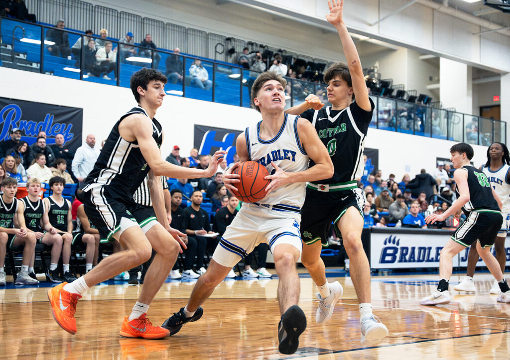 HIlliard Bradley's Ben Mirgon drives