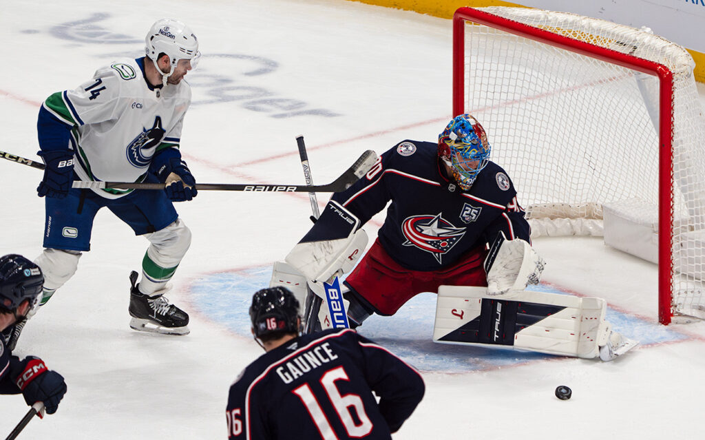 CBJ's Elvis Merzlikins makes save