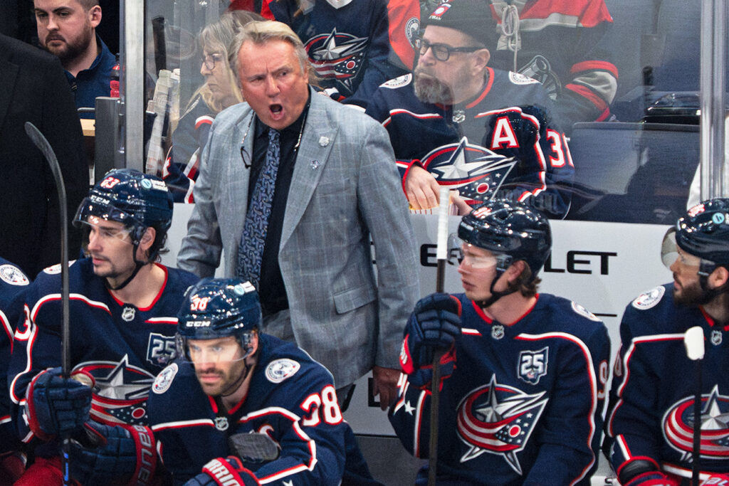 CBJ head coach Rick Bowness behind bench
