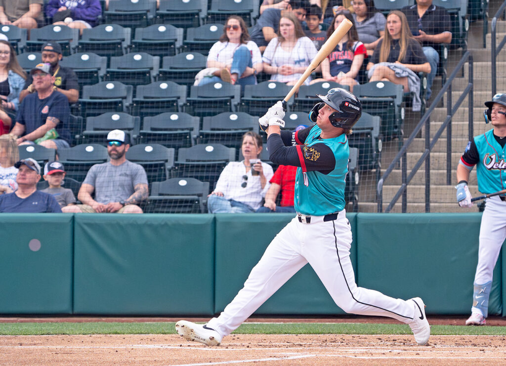 Clippers' Petey Halpin watches drive