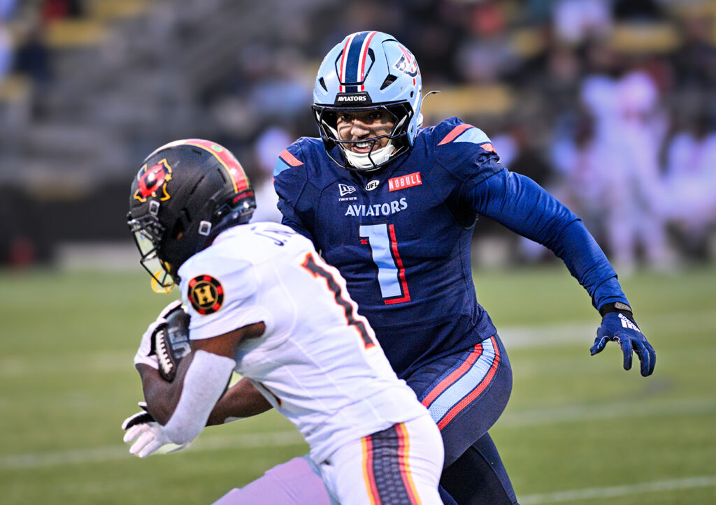 Aviators Tony Fields II pursues tackle