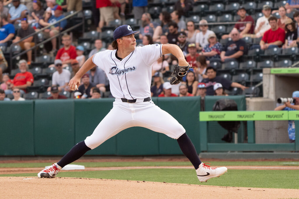 Clippers Rorik Maltrud pitches