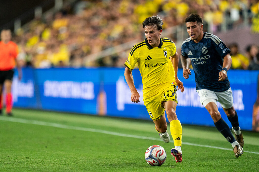 Hugo Picard moves with ball