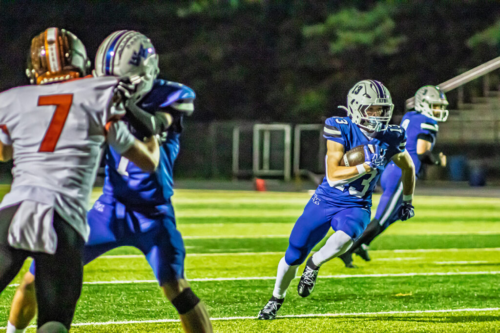 Worthington Kilbourne's Jack Dotson rushes