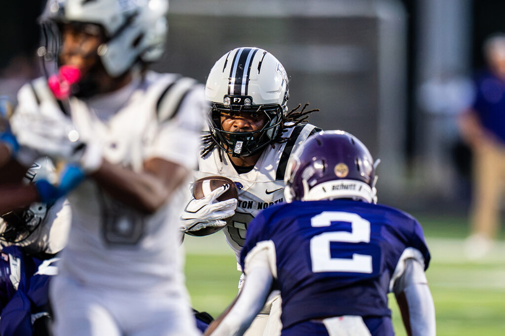 Pickerington North's Andyriq Thomas runs in crowd