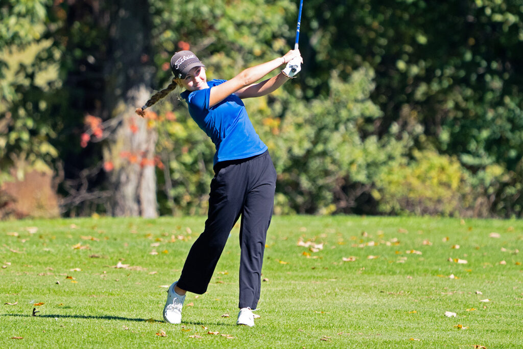 Orange's Amelia Buettner watches approach