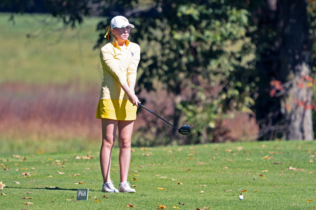 UA's Eva Emerson lines up shot